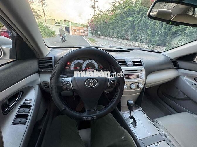 Toyota Camry 2010 SE 2.5 - 97000 km