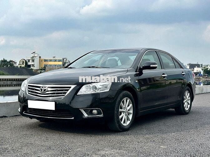 Toyota Camry 2.4G 2011 số tự động, màu đen