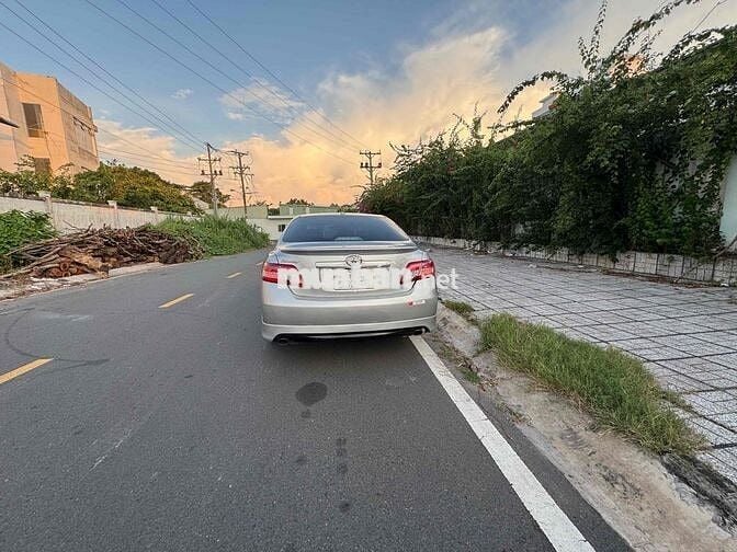 Toyota Camry 2010 SE 2.5 - 97000 km