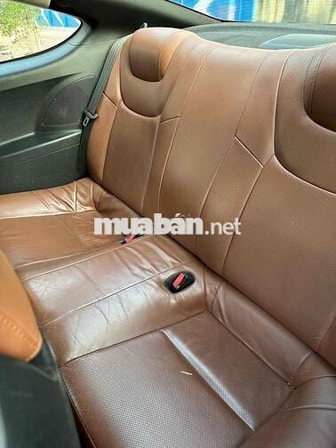 Hyundai Genesis 2010 Coupe 2.0 AT - 80000 km