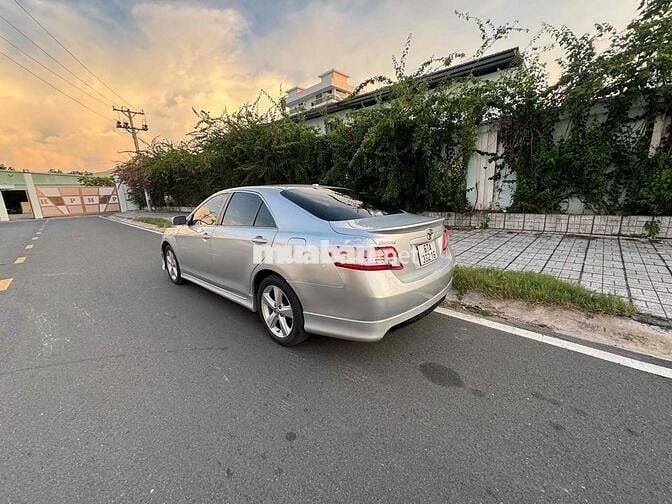 Toyota Camry 2010 SE 2.5 - 97000 km