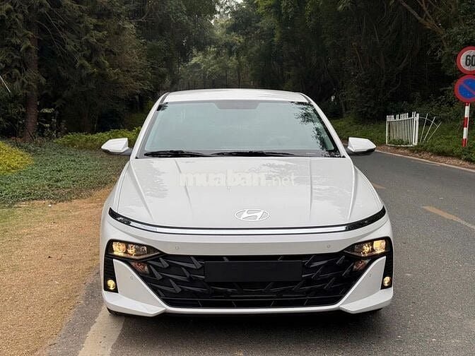 Hyundai Accent 2025 mới 100% trả trước 115 triệu