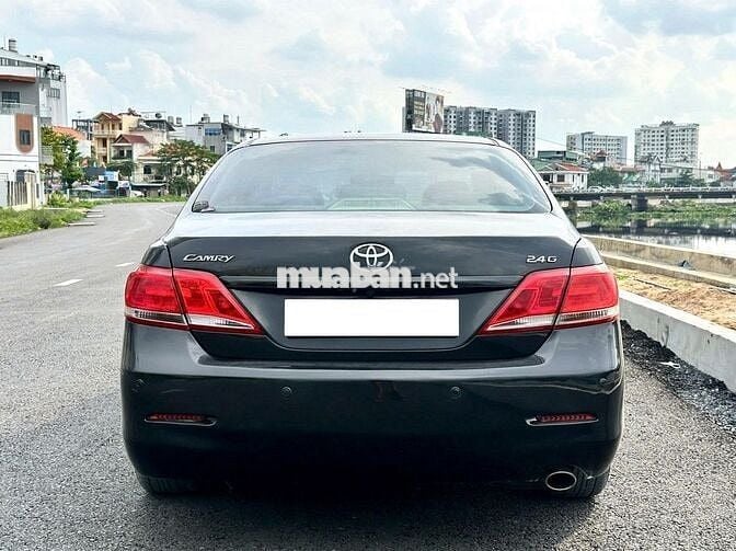 Toyota Camry 2.4G 2011 số tự động, màu đen