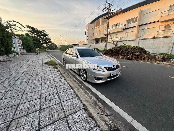 Toyota Camry 2010 SE 2.5 - 97000 km