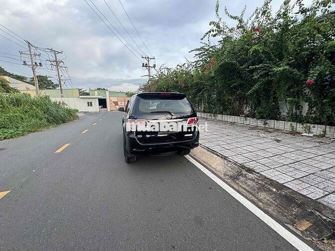 Toyota Fortuner 2015 2.7V 4x2 - 138000 km
