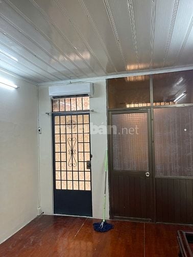 Cho thuê nhà hẻm 5m(XH) Hoàng Hoa Thám, P.5, Q.Bình Thạnh giá 5tr