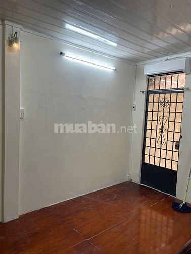 Cho thuê nhà hẻm 5m(XH) Hoàng Hoa Thám, P.5, Q.Bình Thạnh giá 5tr