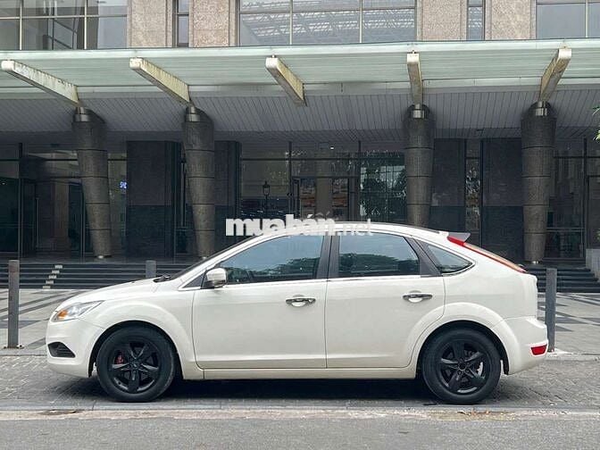 Ford Focus Trend 2011 số tự động 5 chỗ