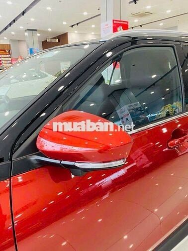 Toyota Yaris Cross 2025, Hỗ trợ 50% thuế trước bạ
