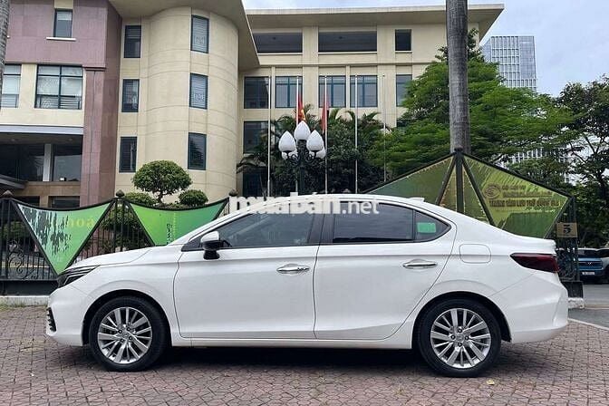 Honda City 1.5L - SX 2023 chính chủ , xe như mới .