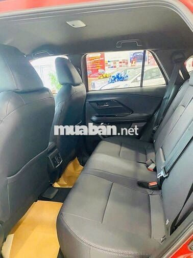 Toyota Yaris Cross 2025, Hỗ trợ 50% thuế trước bạ
