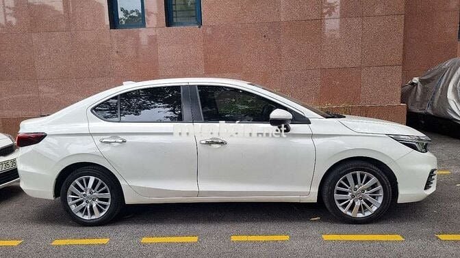 Honda City 1.5L - SX 2023 chính chủ , xe như mới .