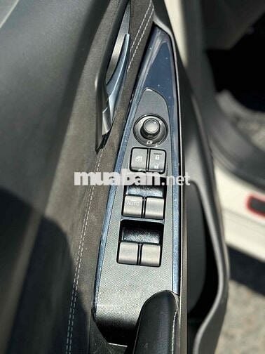 Mazda 2 2022 Premium - 10000 km