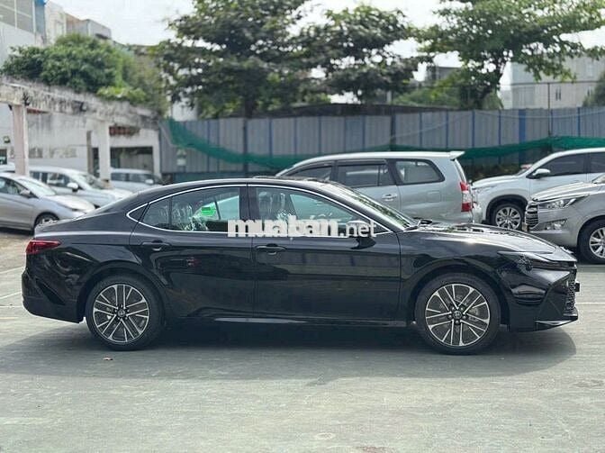 Toyota Camry 2025 – Giao Ngay – Ưu Đãi Lớn