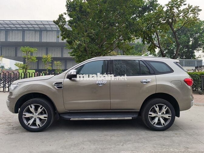 Ford Everest 2016 Titanium 2.2L 4x2 AT - 122000 km