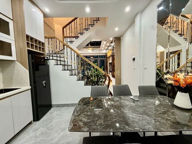 Bán Nhà Gần Phố, Kim Hoa, Đống Đa 38m, 4 tầng, mt 4.1m, giá 11.8 tỷ.