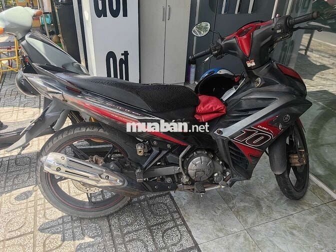 cần bán ex 135 máy móc zin êm áo zin vài chỗ nứt