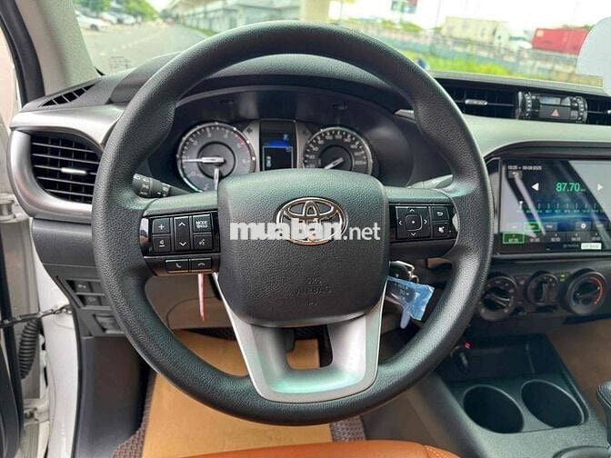 Hàng Hot Hilux tự động 2024 siêu lướt 9.000km