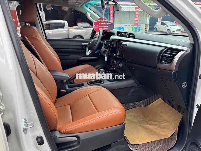 Hàng Hot Hilux tự động 2024 siêu lướt 9.000km