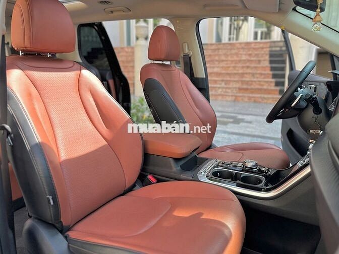 Kia Carnival 2022 2.2D Signature 7 ghế - 45000 km
