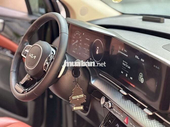 Kia Carnival 2022 2.2D Signature 7 ghế - 45000 km