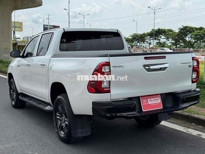 Hàng Hot Hilux tự động 2024 siêu lướt 9.000km