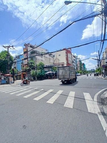 NHÀ GÓC TRẦN VĂN KIỂU Q6 (7X16) 6 TẦNG. GIÁ 20,5 TỶ 