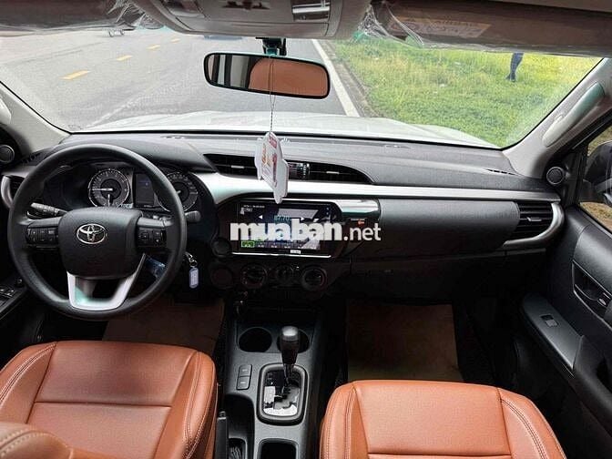 Hàng Hot Hilux tự động 2024 siêu lướt 9.000km