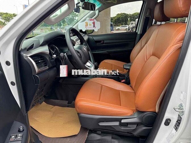 Hàng Hot Hilux tự động 2024 siêu lướt 9.000km