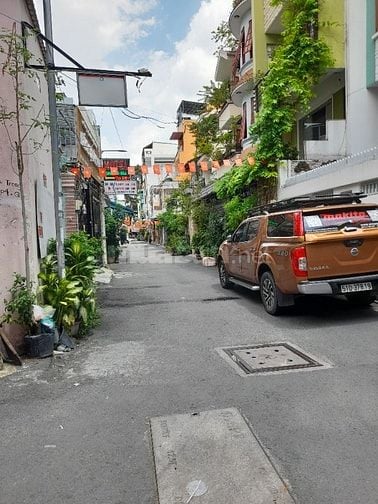 Bán nhà HXH Nguyễn Đình Chiểu Q3 dt: 3.2m x 10m 3 lầu 1ST giá 6 tỷ 9.