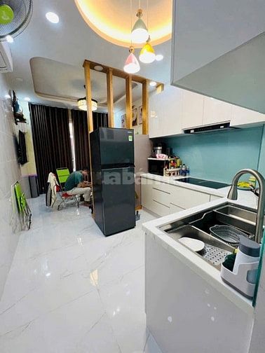 Bán nhà HXH Nguyễn Đình Chiểu Q3 dt: 3.2m x 10m 3 lầu 1ST giá 6 tỷ 9.