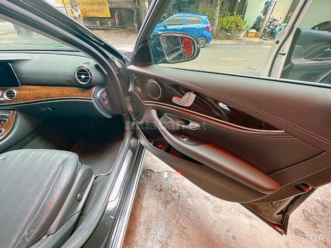 Bán Mercedes E200 12/2021 Xe Trùm Mền, Mới Như Hãng
