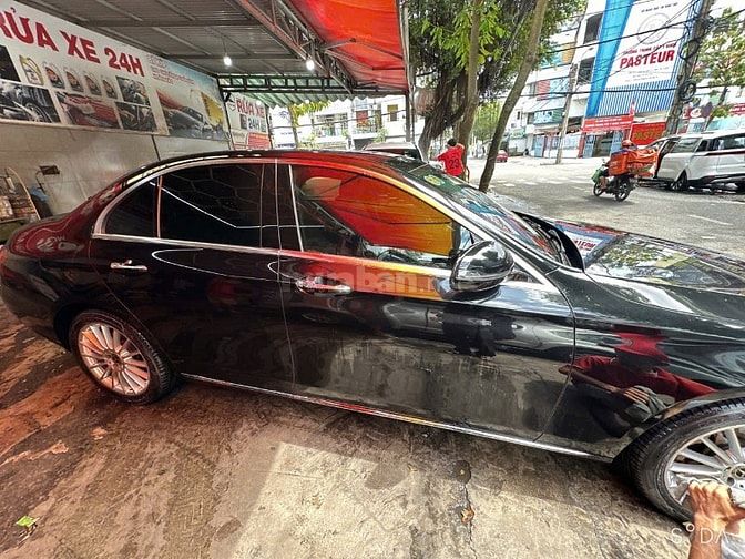 Bán Mercedes E200 12/2021 Xe Trùm Mền, Mới Như Hãng