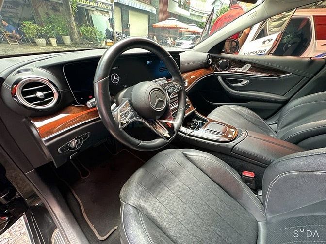 Bán Mercedes E200 12/2021 Xe Trùm Mền, Mới Như Hãng