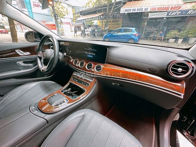 Bán Mercedes E200 12/2021 Xe Trùm Mền, Mới Như Hãng
