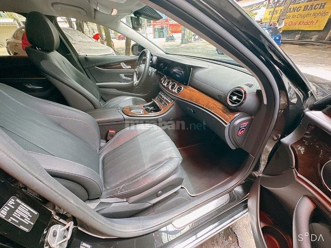 Bán Mercedes E200 12/2021 Xe Trùm Mền, Mới Như Hãng