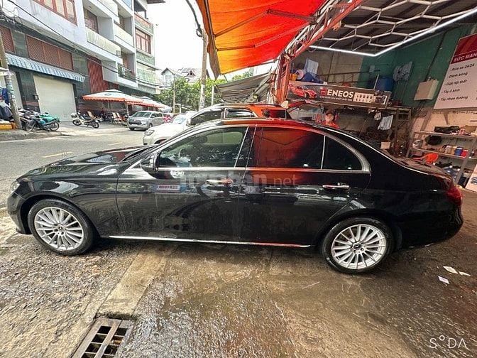 Bán Mercedes E200 12/2021 Xe Trùm Mền, Mới Như Hãng
