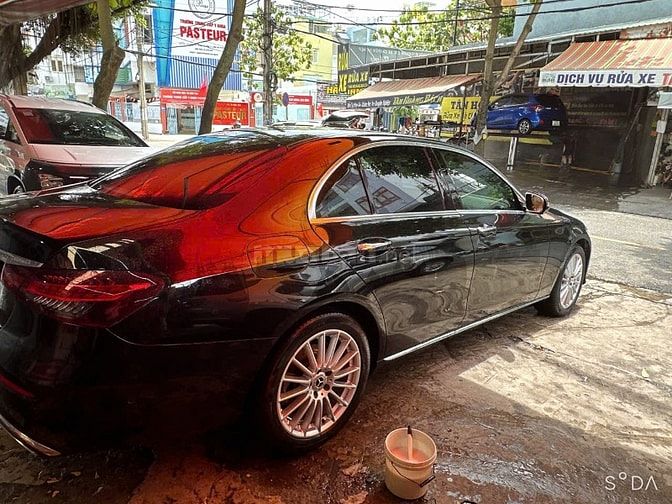 Bán Mercedes E200 12/2021 Xe Trùm Mền, Mới Như Hãng