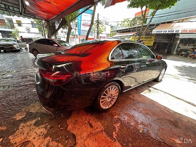 Bán Mercedes E200 12/2021 Xe Trùm Mền, Mới Như Hãng