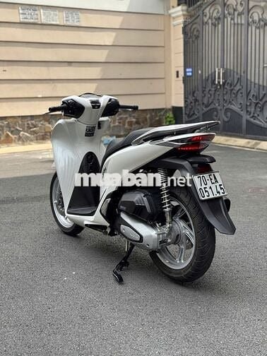 SH 125 CBS 2024 TRẮNG ĐEN SPORTY LIKE NEW 99%