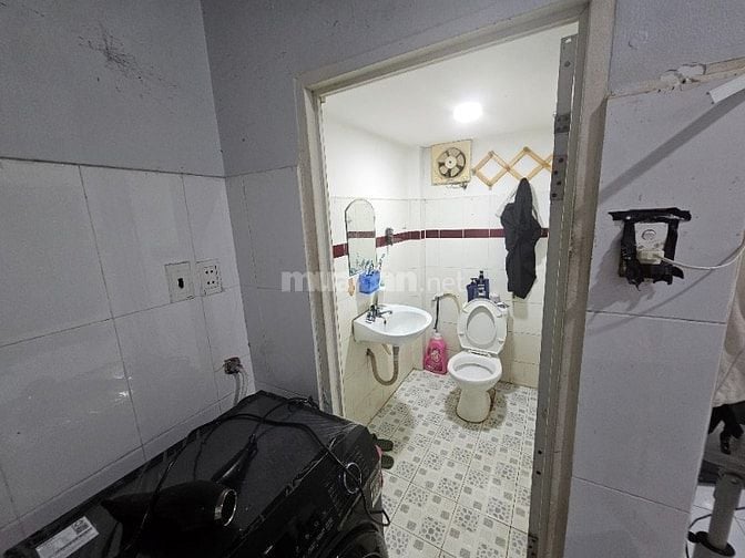 Nhà 3.5m x 6m cách MT 2 căn, gác suốt, điện nc nhà nước