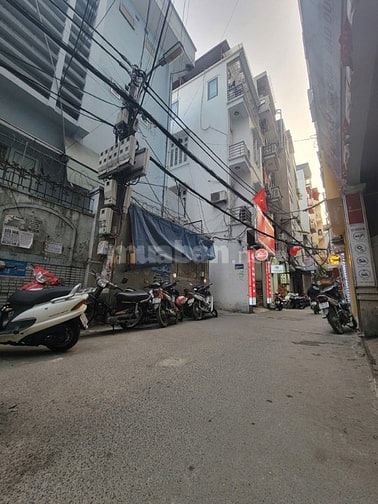 Cần bán gấp nhà Cầu Giấy - 42m2 - lô góc - ô tô - kinh doanh - hơn 13t