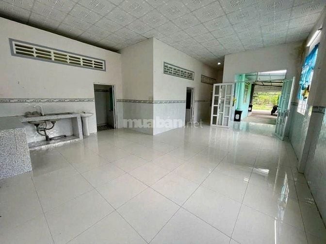 Bán Nhà Đẹp Tone Trắng ở Tỉnh Lộ 7 giá 990 Triệu Sổ Riêng DT 350m2