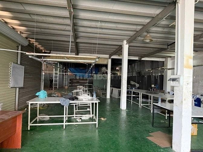 Cho thuê xưởng diện tích sử dụng 1000m, đã lợp 600m, còn lại sân và tờ