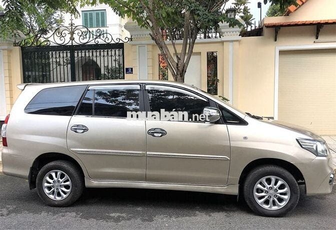 Bán xe nhà INNOVA 2015 E chính chủ còn Zin: 287tr