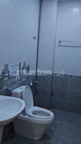 BÁN GẤP GÓC 2MT ĐC: 321D ĐƯỜNG TRẦN HƯNG ĐẠO - P.CÔ GIANG - Q.1 4 TẤM 