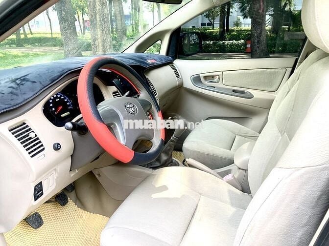 Bán xe nhà INNOVA 2015 E chính chủ còn Zin: 287tr