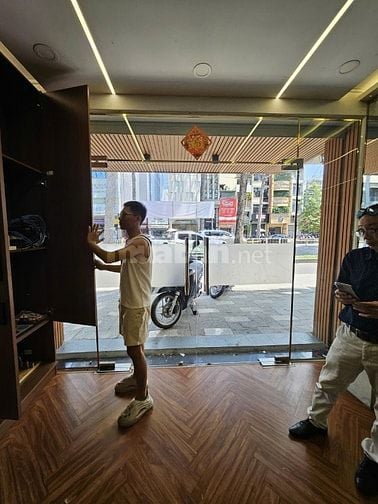 BÁN GẤP GÓC 2MT ĐC: 321D ĐƯỜNG TRẦN HƯNG ĐẠO - P.CÔ GIANG - Q.1 4 TẤM 