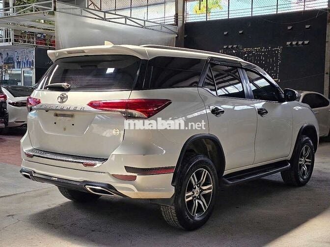 Toyota Fortuner 2.4G 4x2 nhập Indo xe cực kỳ đẹp.