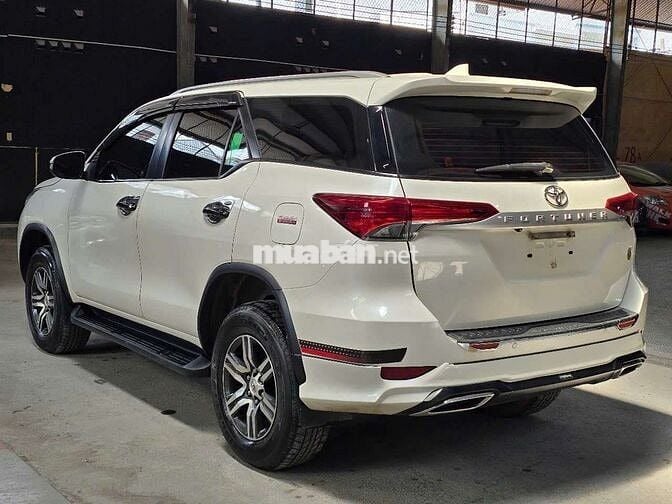 Toyota Fortuner 2.4G 4x2 nhập Indo xe cực kỳ đẹp.